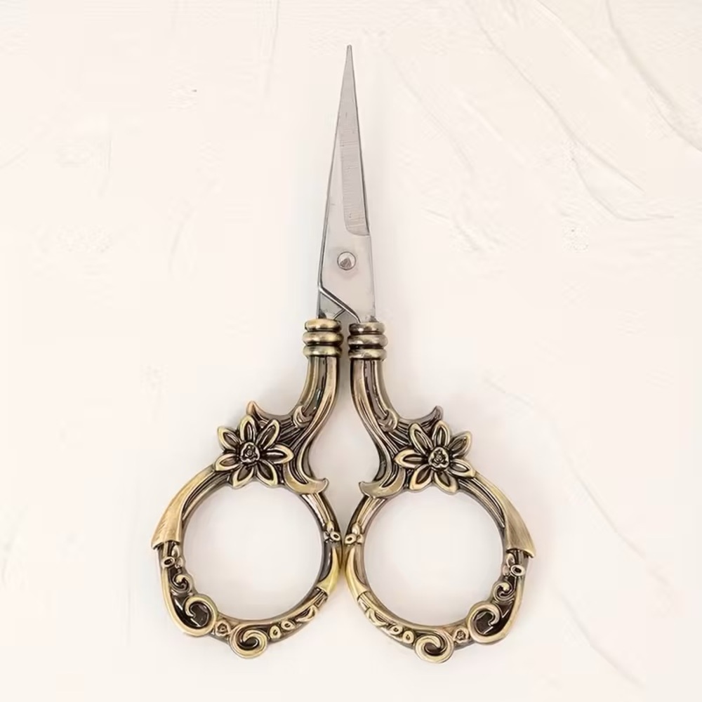 SMALL FLOWER EMBOSSED SCISSORS - NEW